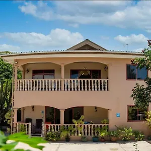 Апартаменты Chez Benoit Self Catering, Виктория
